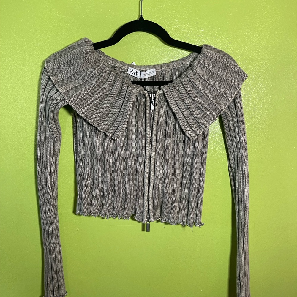 Zara Gray Ribbed Cardigan with Unique Collar